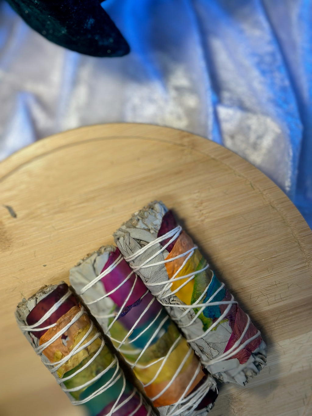 Rainbow 7 Chakra White Sage Rose Petal Smudge Stick 10cm ~ Realign Your Energy